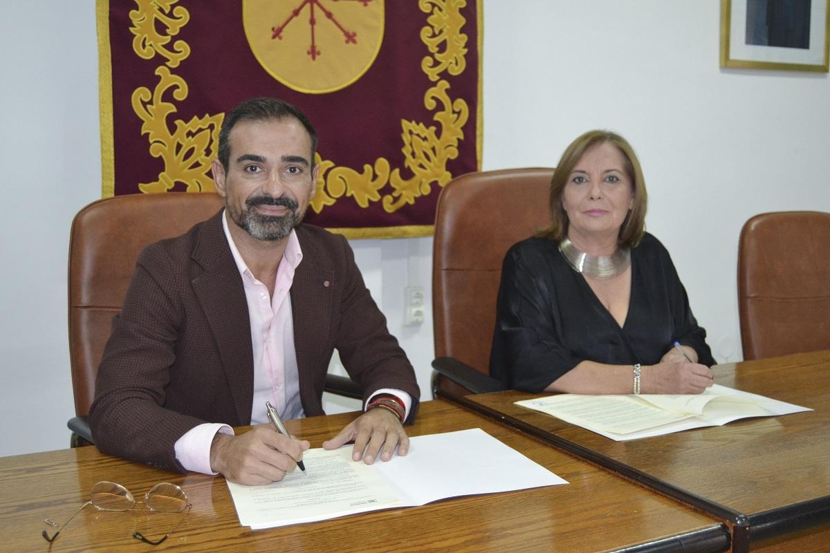 El presidente del Iprodeco, Félix Romero, y la alcaldesa de Cardeña, Catalina Barragán.