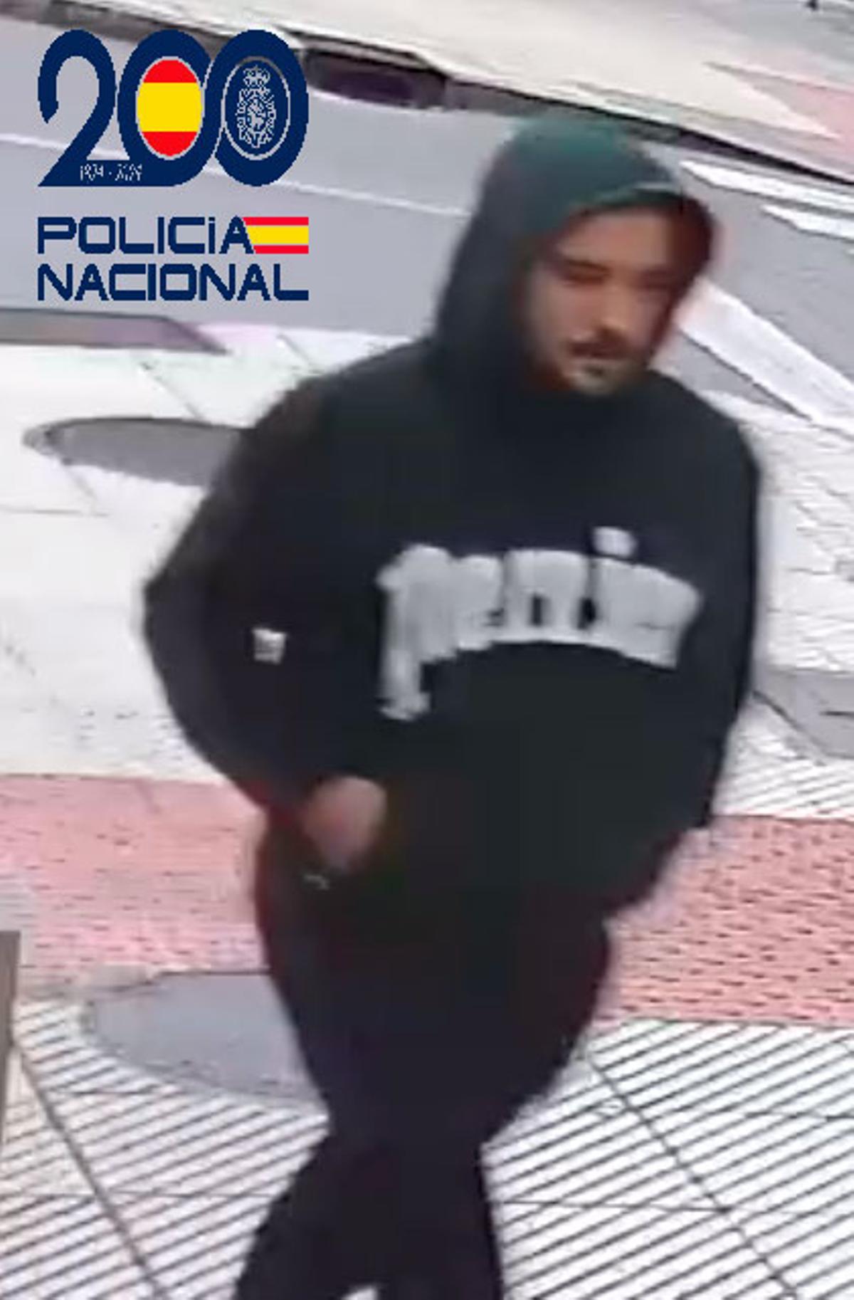 La imagen del atracador difundida por la Policía Nacional.