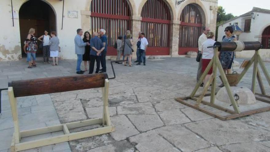 El acto de presentación se realizó en uno de los «emborronats», antiguo almacén del histórico granero.