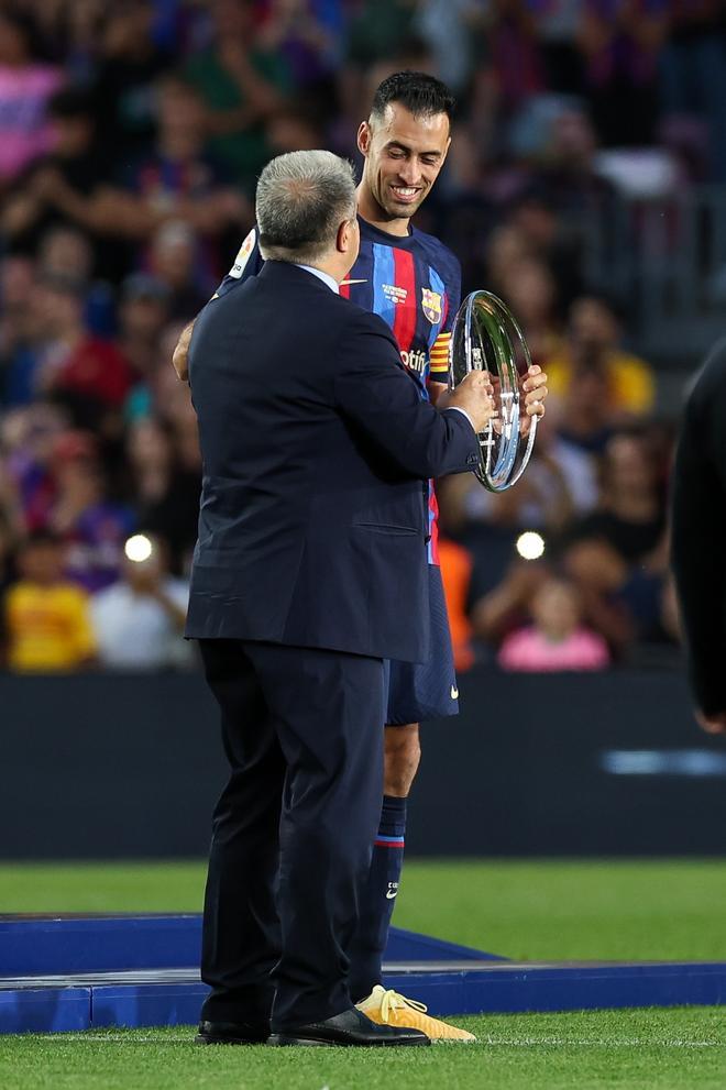 Las imágenes de la despedida de Jordi Alba, Busquets... ¡y el Camp Nou!