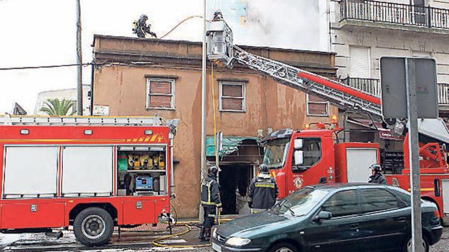 Arde de nuevo la panadería cerrada de Vigo que sufrió dos incendios el pasado febrero