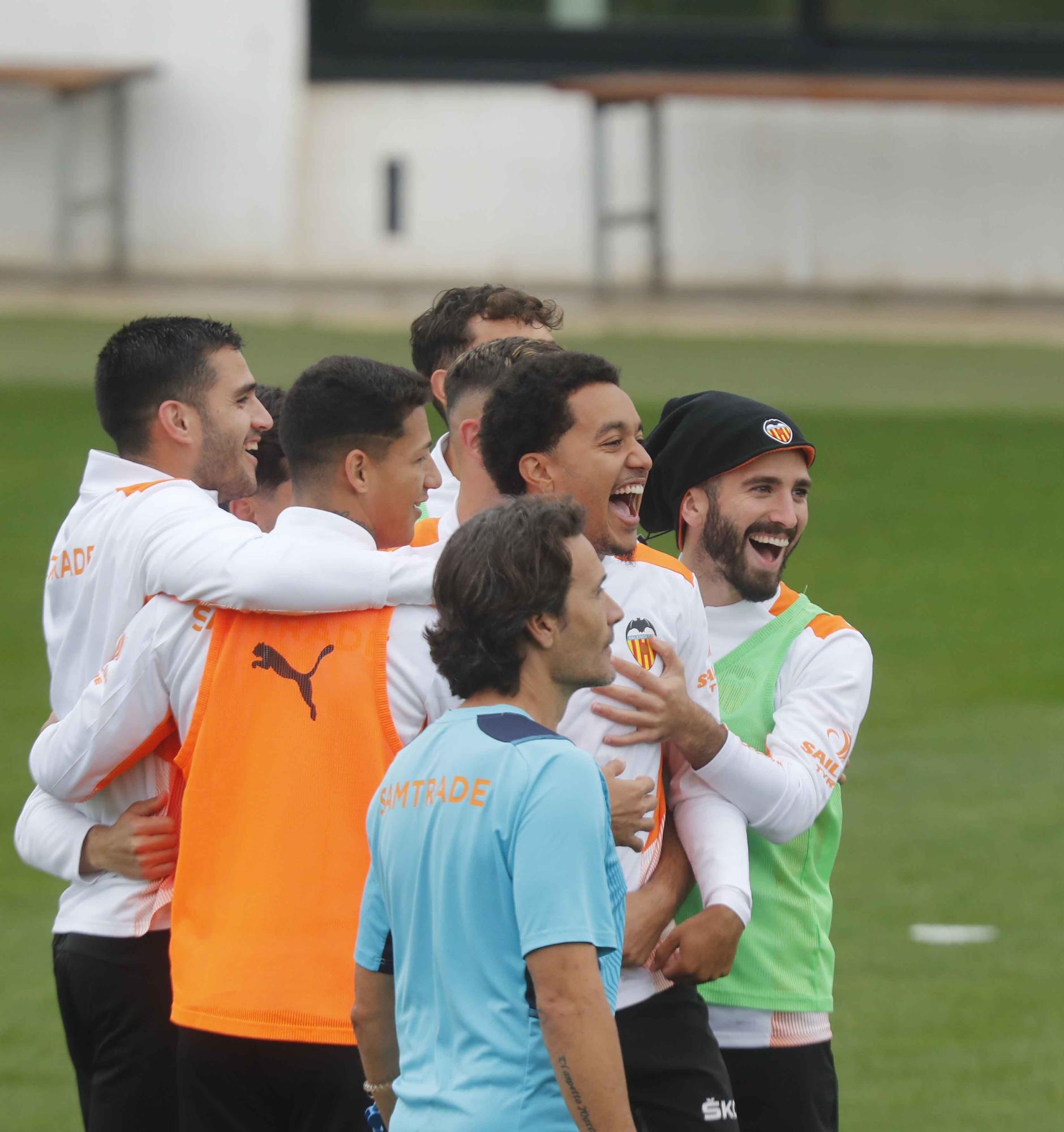 Última sesión antes del partido frente a la Real Sociedad para el Valencia