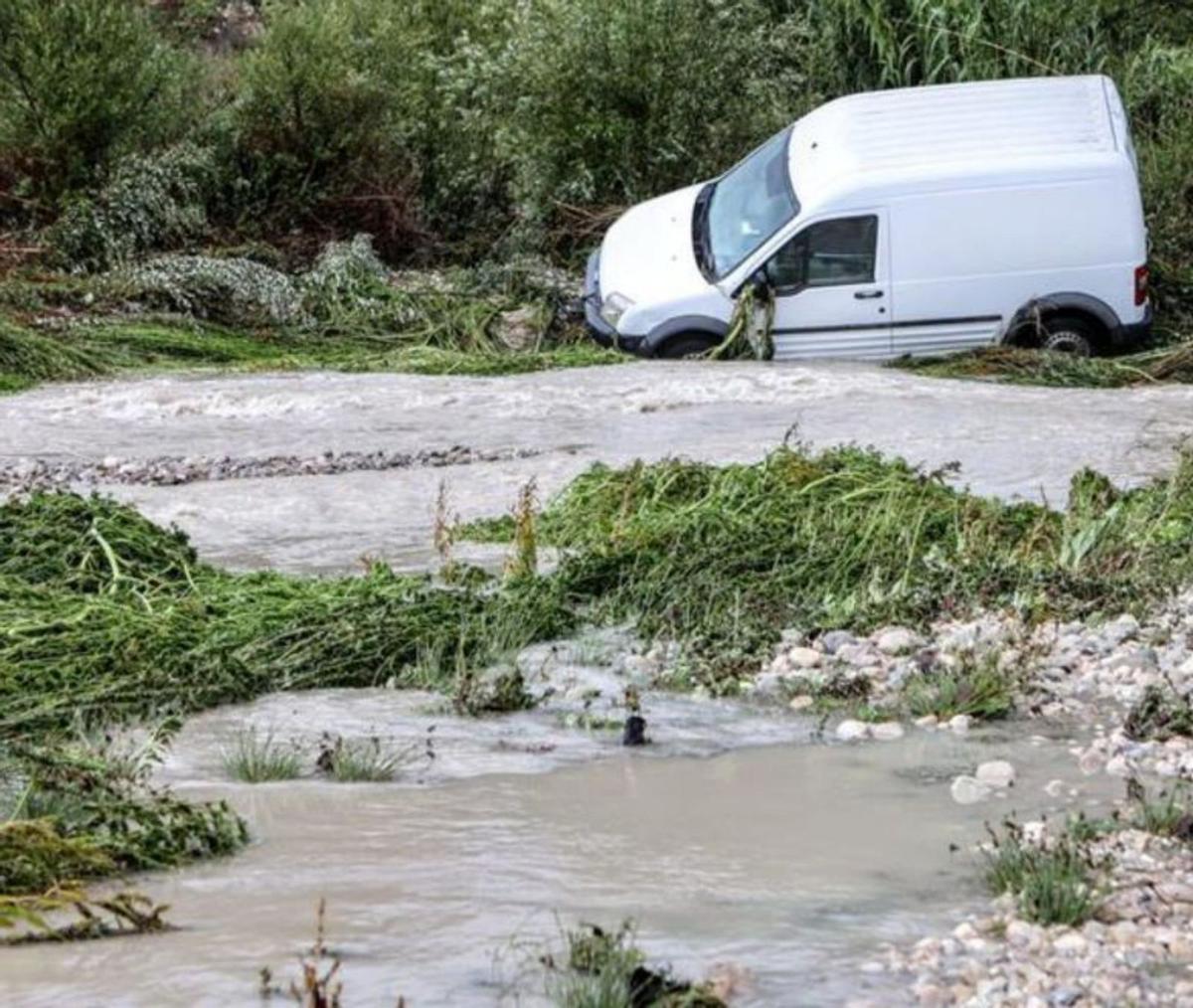 Unas lluvias de récord obligan a activar el  Plan de Inundaciones tras meses de sequía