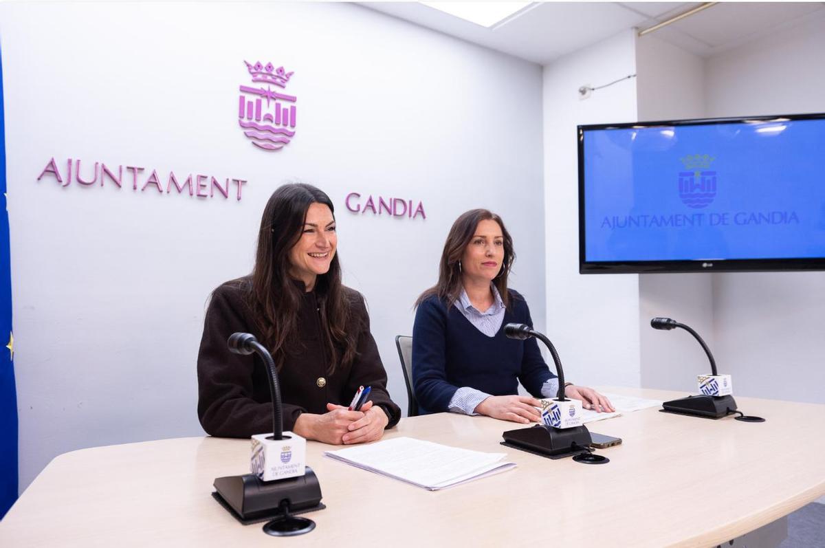 Las coportavoces del gobierno local, Balbina Sendra y Esther Sapena.