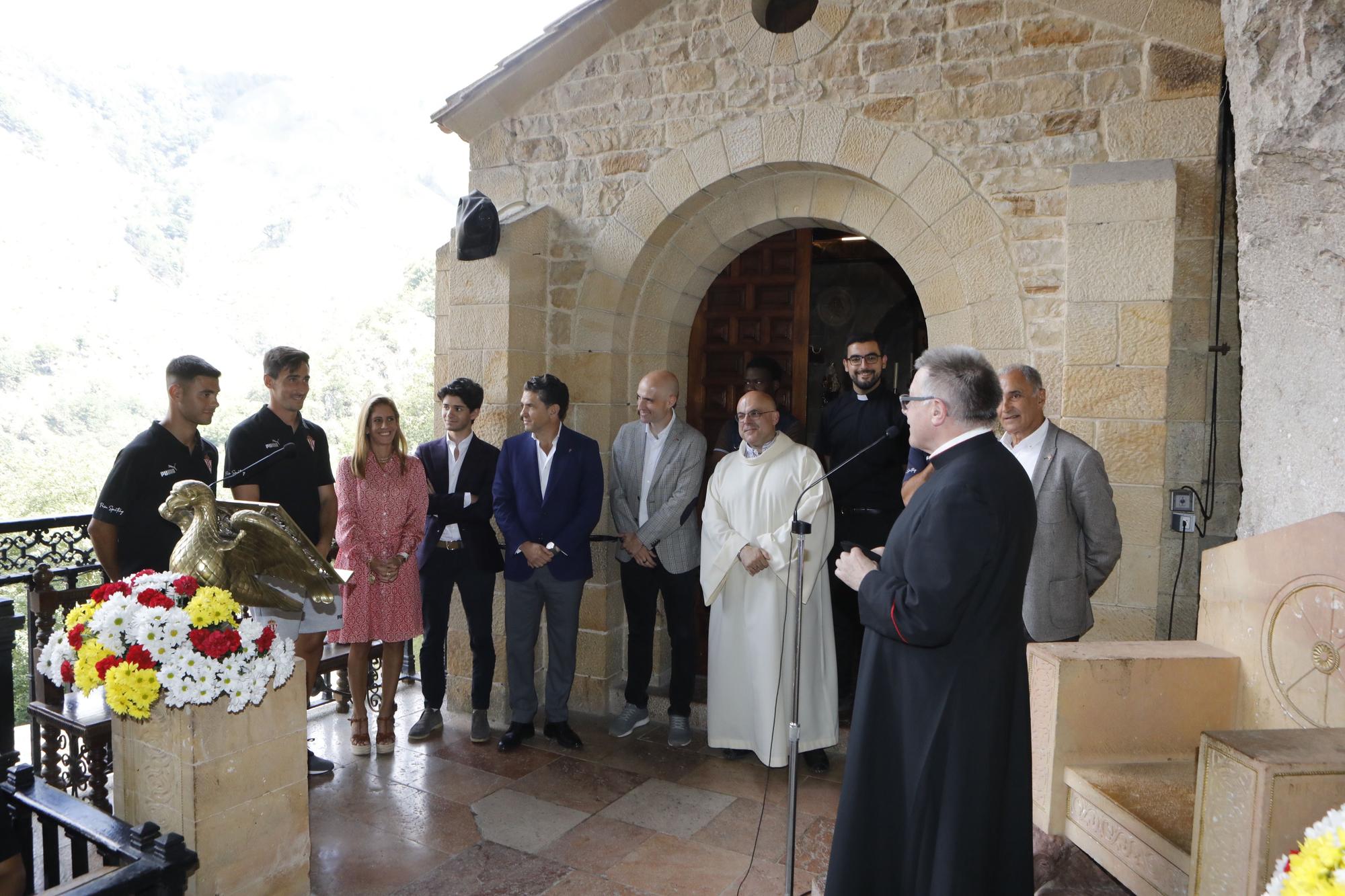 En imágenes: El Sporting cumple con la tradición ante la Santina