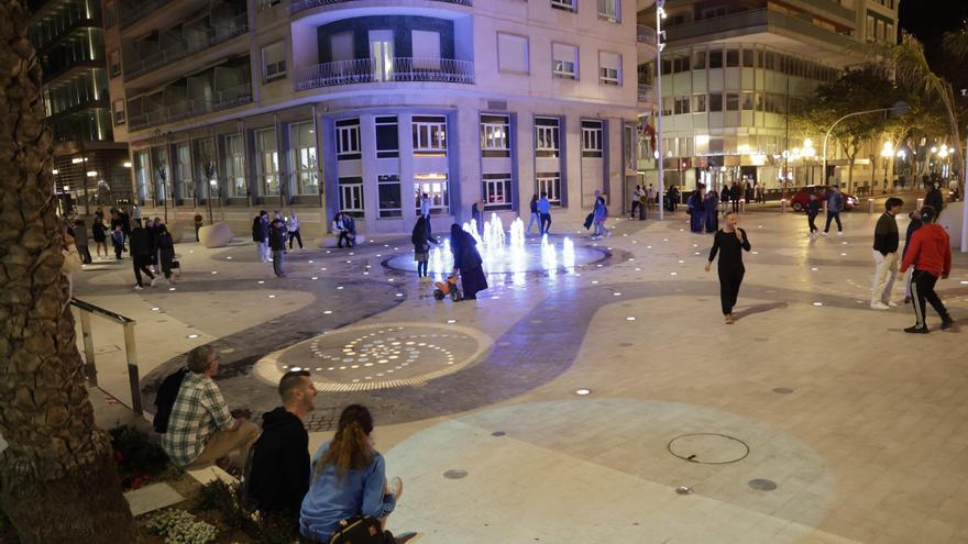 Así ha quedado la nueva zona peatonal de la Explanada: fuente y juegos de luces