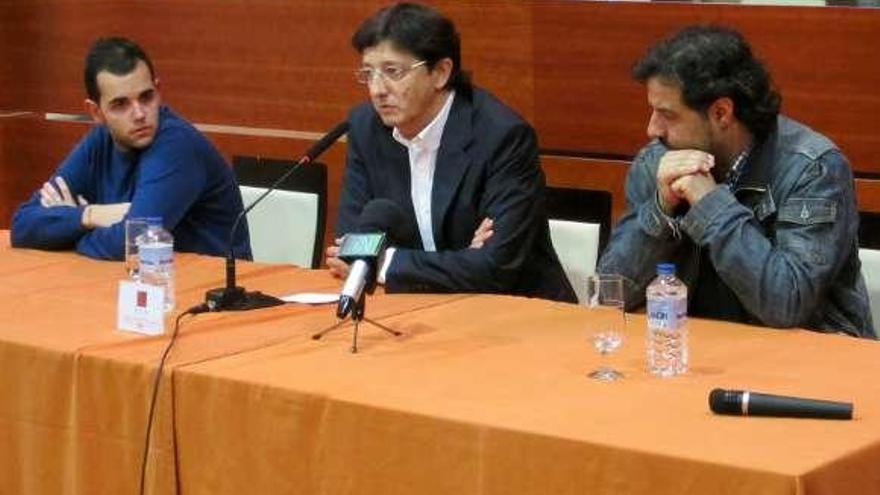 Uriel Bernárdez, Fernando Méndez y Juan M. Rodríguez.  // FdV