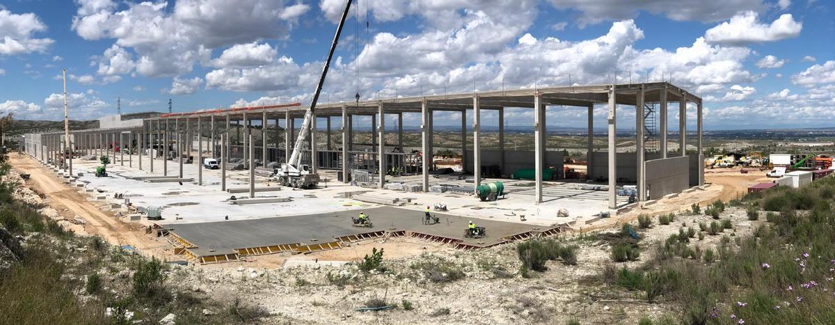 La construcción de plantas de producción es la principal especialidad de la empresa.