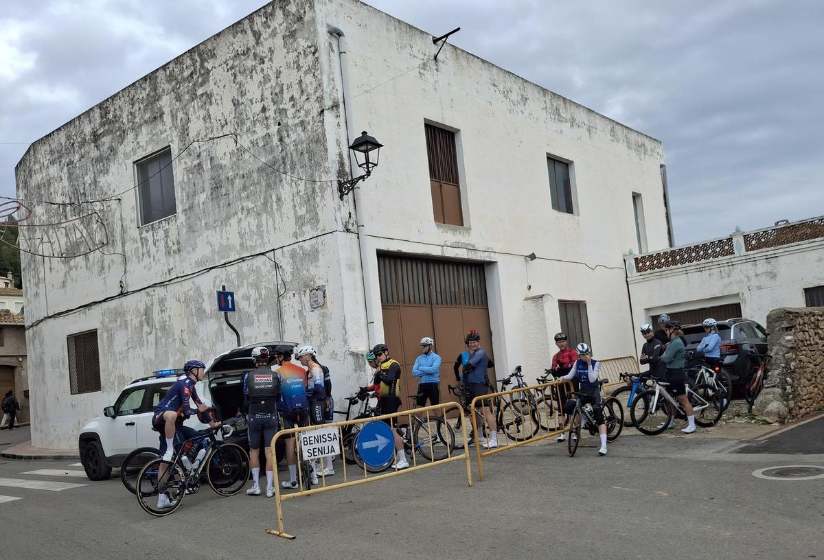 Ciclistas a los que la Policía y la Guardia Civil ha multado por saltarse tres direcciones prohibidas