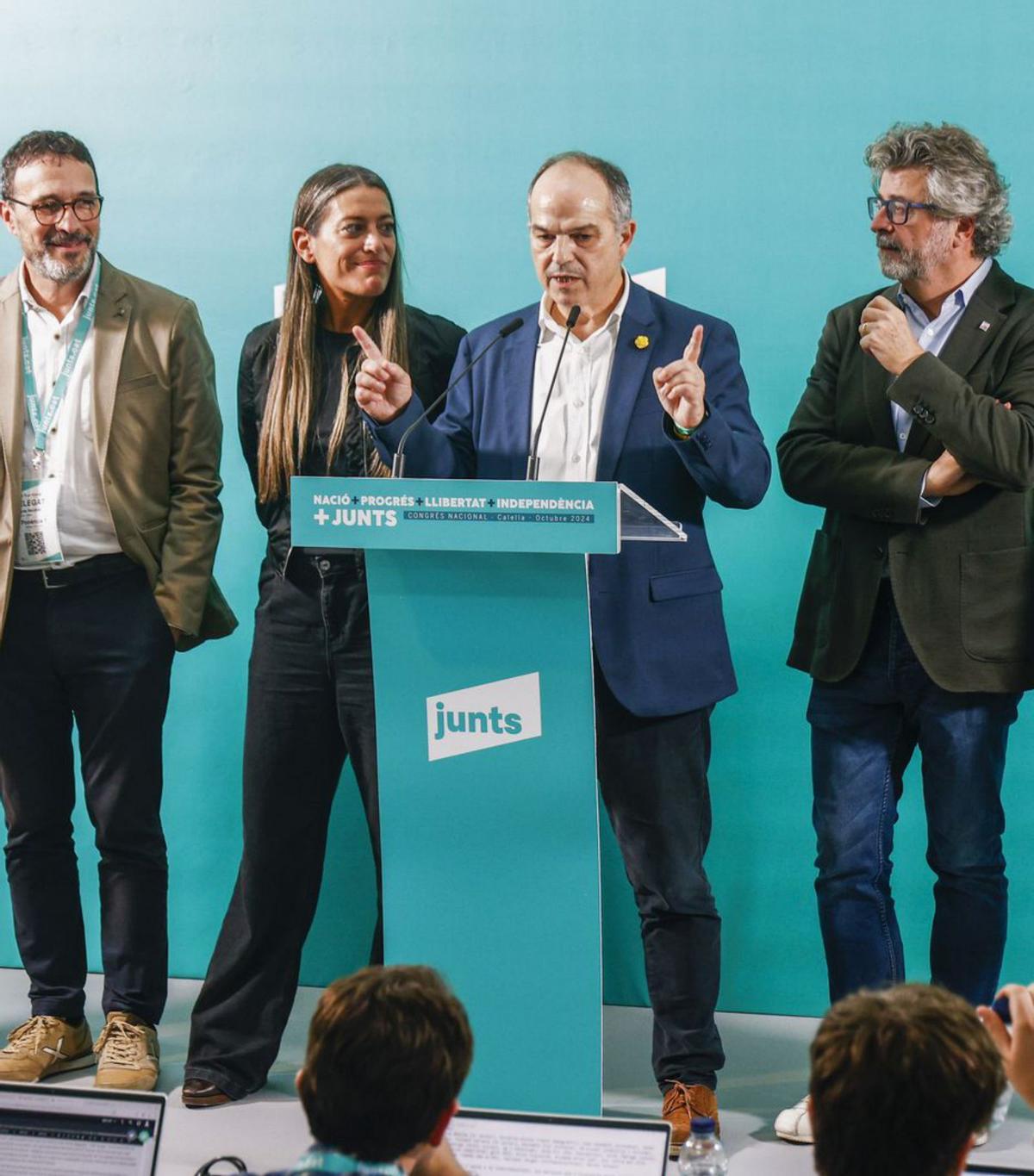 Junts exigeix al PSOE complir els pactes "pendents" per recolzar els comptes Junts exigeix al PSOE complir els pactes "pendents" per recolzar els comptes