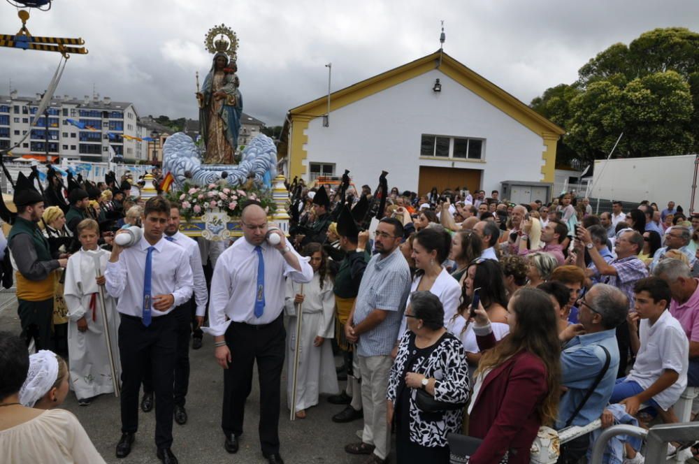 Procesión de Nuestra Señora de la Barca en Navia