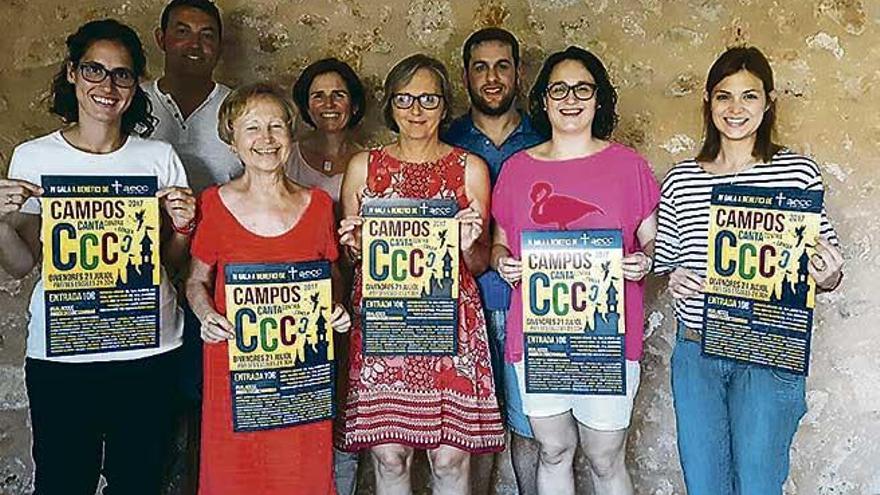 Organizadores y miembros de la renovada junta local de la AECC.