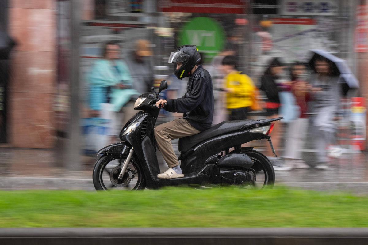 Aguacero en el barrio de Les Corts de Barcelona