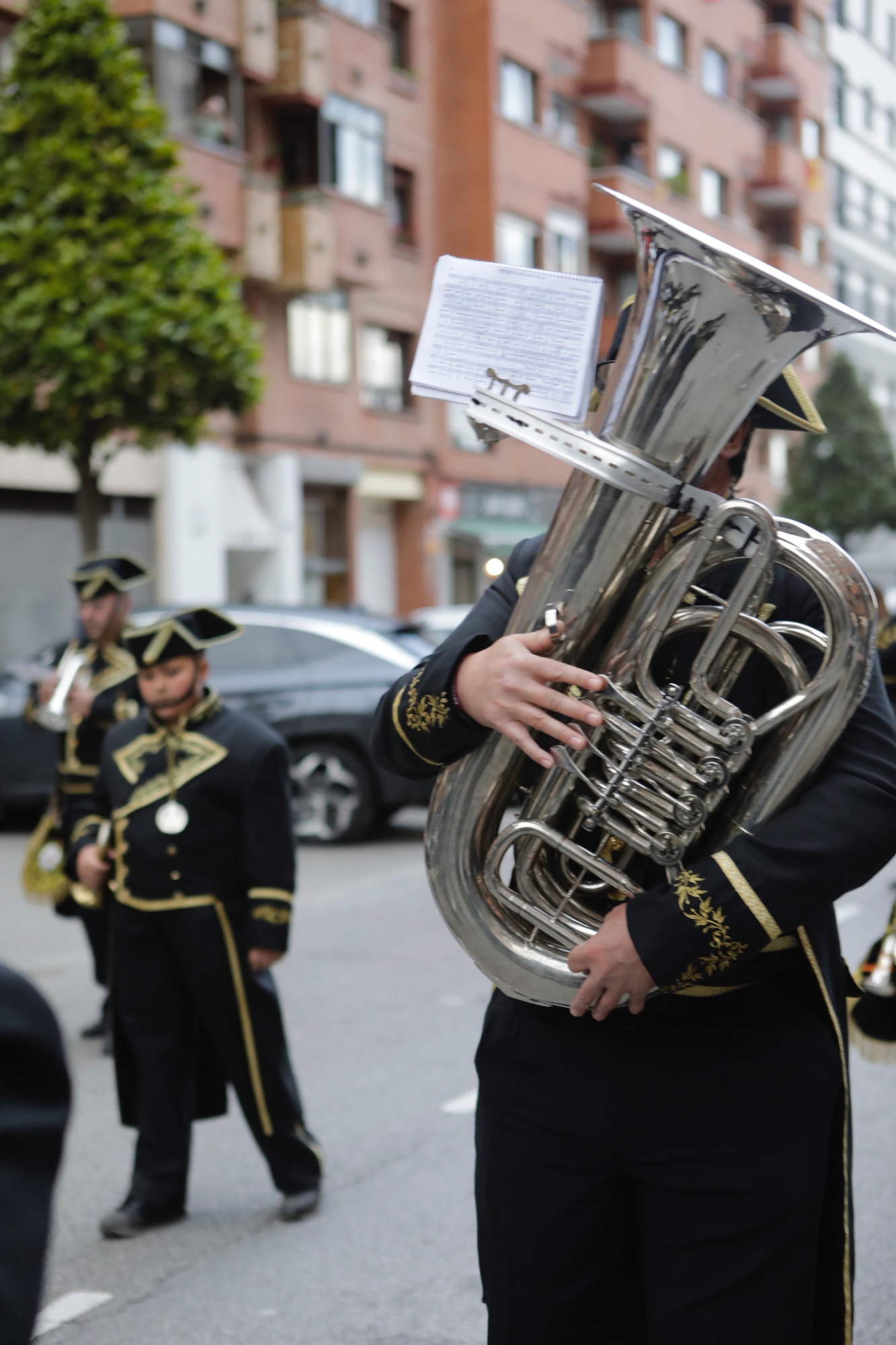 Los Estudiantes llevan al Señor de la Sentencia desde el cielo al Paraíso