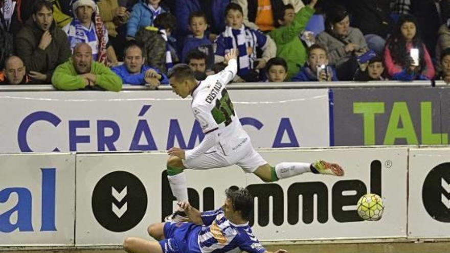 El Elche cae fuera de los puestos de «play off» tras las victorias de Osasuna y Zaragoza