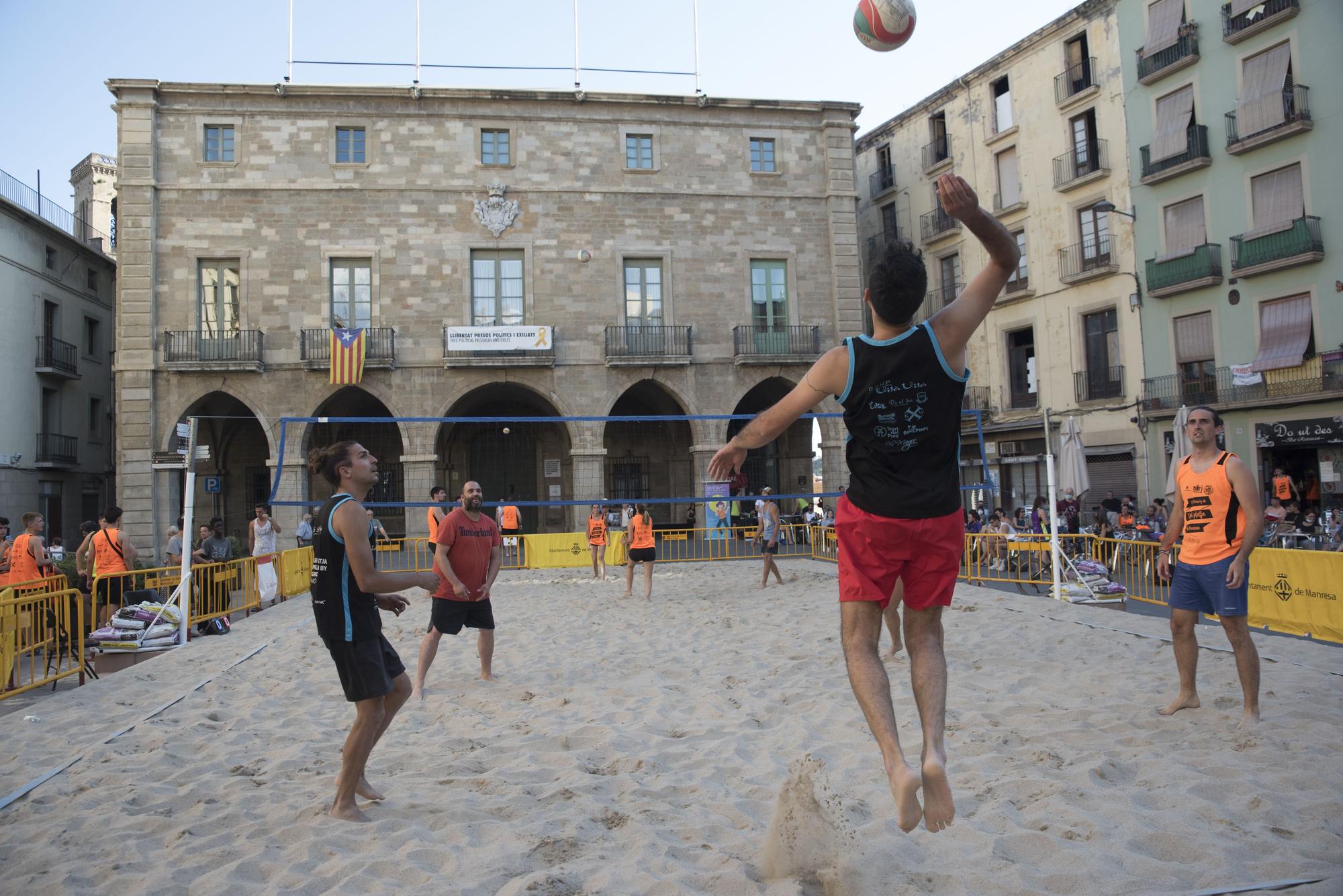 Torneig de Vòlei Manresa a la plaça Major