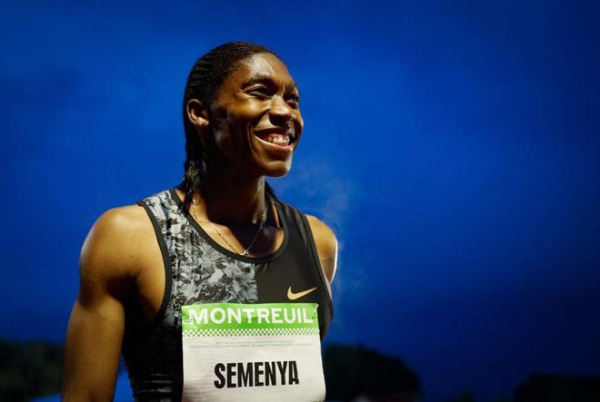 Caster Semenya de sudafrica reacciona trasn ganar el la carrera femenina de 2000m durante la Frances LNA (athletics national association) Reunión Pro Athle Tour em el Jean-Delbert stadium en  Montreuil.