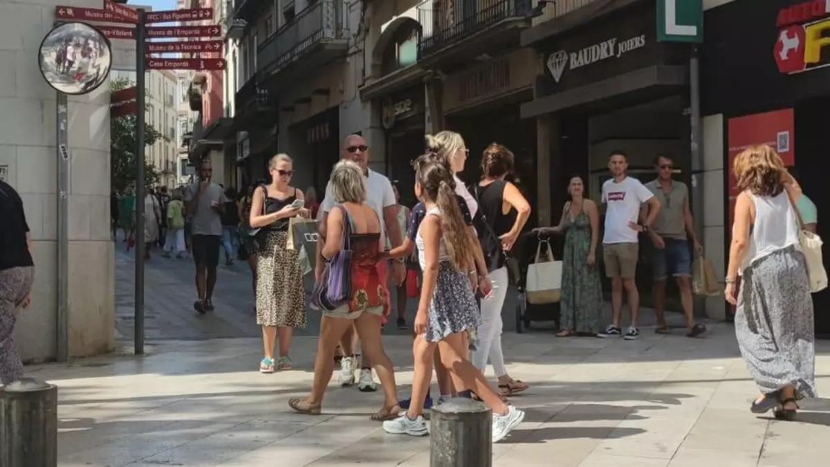 Aparcament i comerç a Figueres