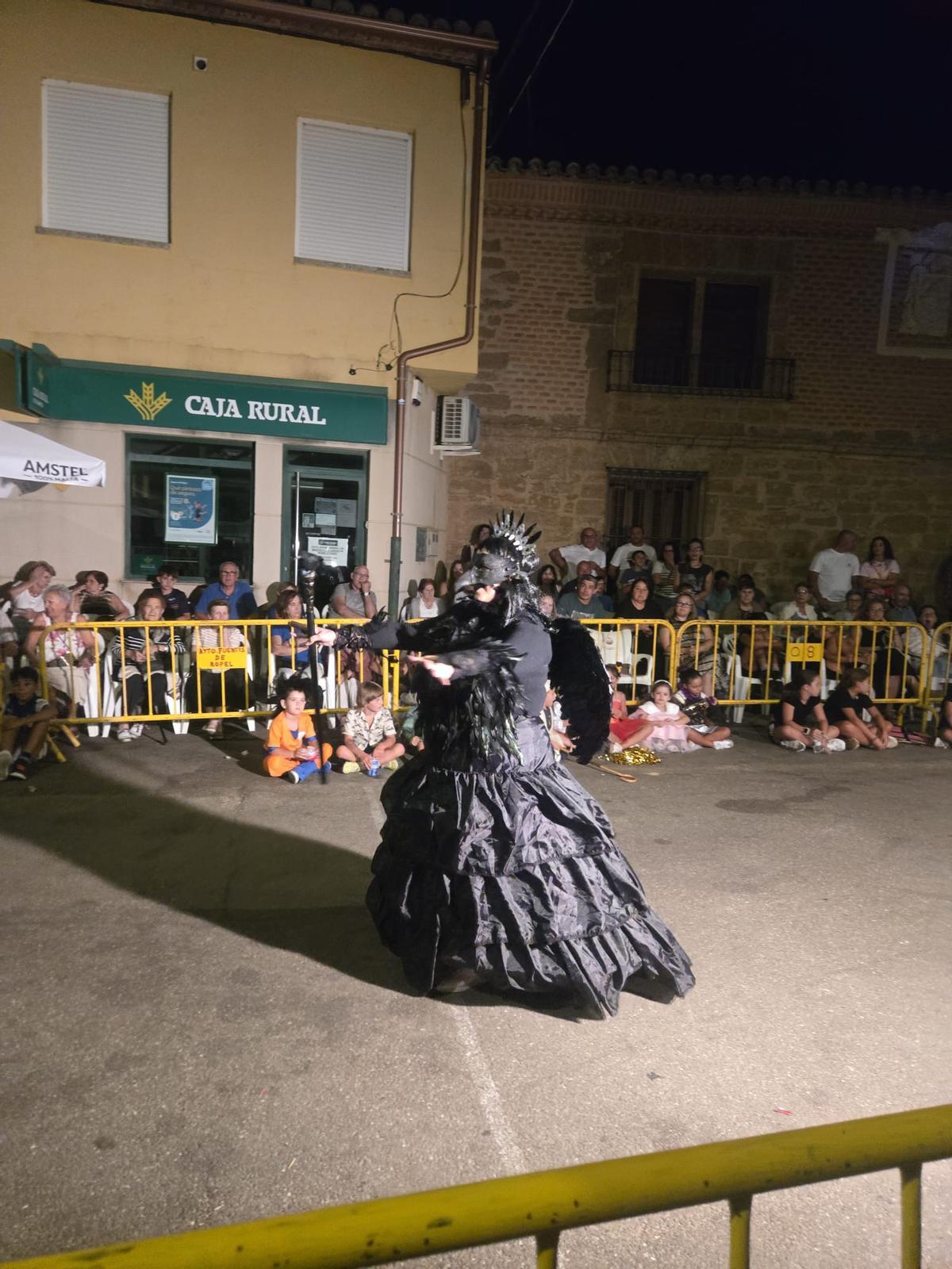 Concurso de disfraces en Fuentes de Ropel.