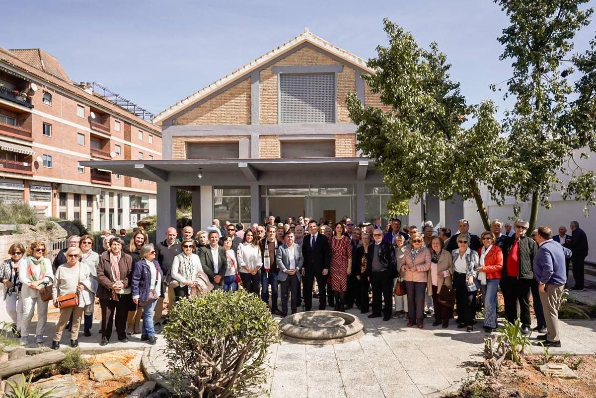 El alcalde, en la inauguración del centro cívico Alcázar en el antiguo mercado de abastos.