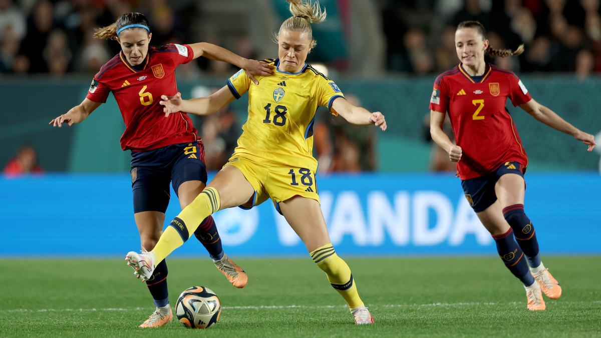 Fridolina Rolfo of Sweden and Aitana Bonmati of Spain compete for the ball during the FIFA Women's World Cup 2023 Semi Final soccer match between Spain and Sweden in Auckland, New Zealand