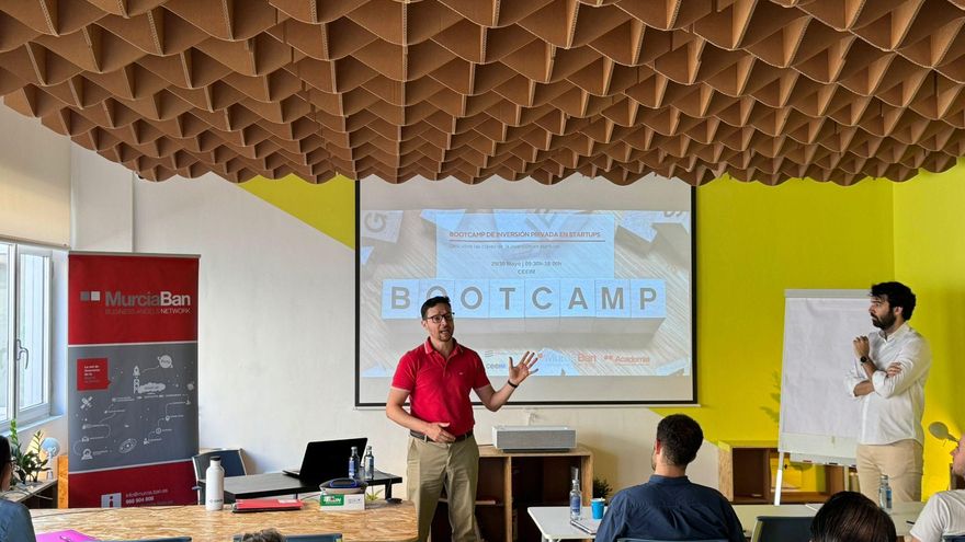 El Gobierno regional ofrece a una treintena de emprendedores en innovación impulso estratégico para crecer