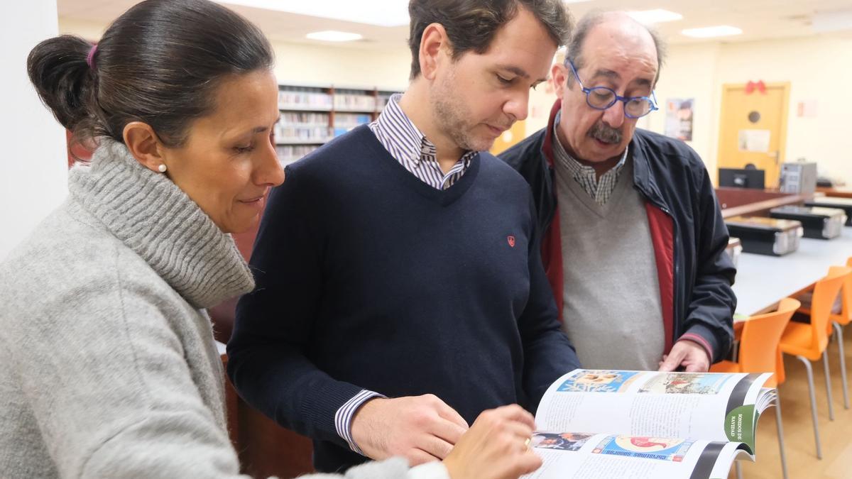 Sabariego, Priego y Pérez, durante la presentación de la exposición.