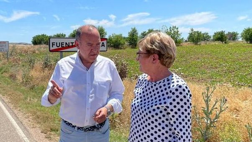 Ángela Escribano, en una de sus últimas visitas públicas junto a José María Barrios.