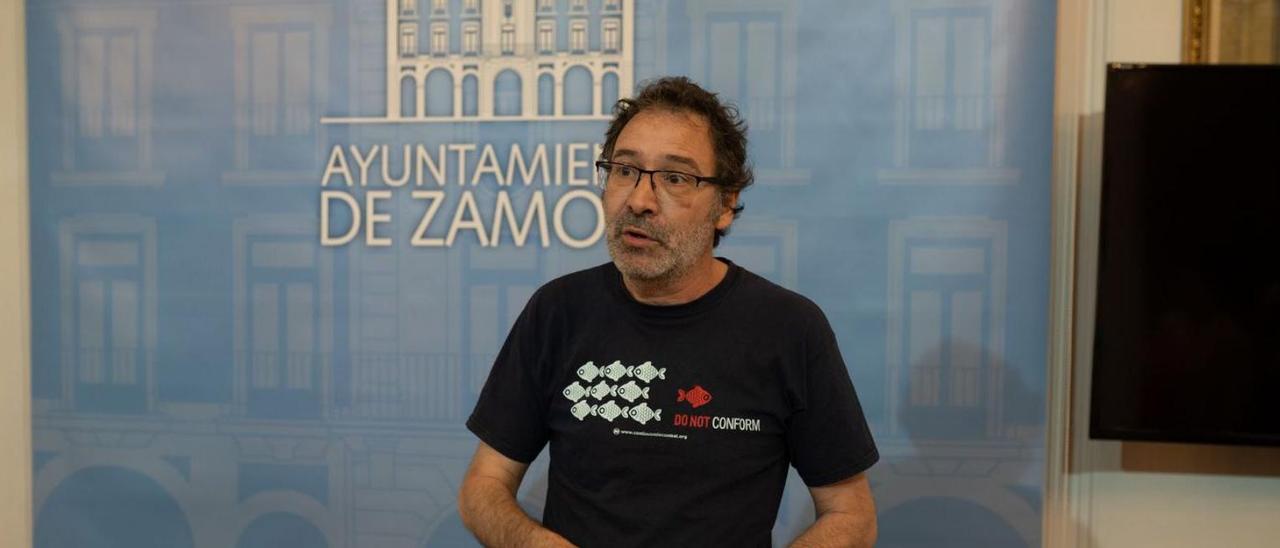 Miguel Ángel Viñas, antes de la rueda de prensa. |