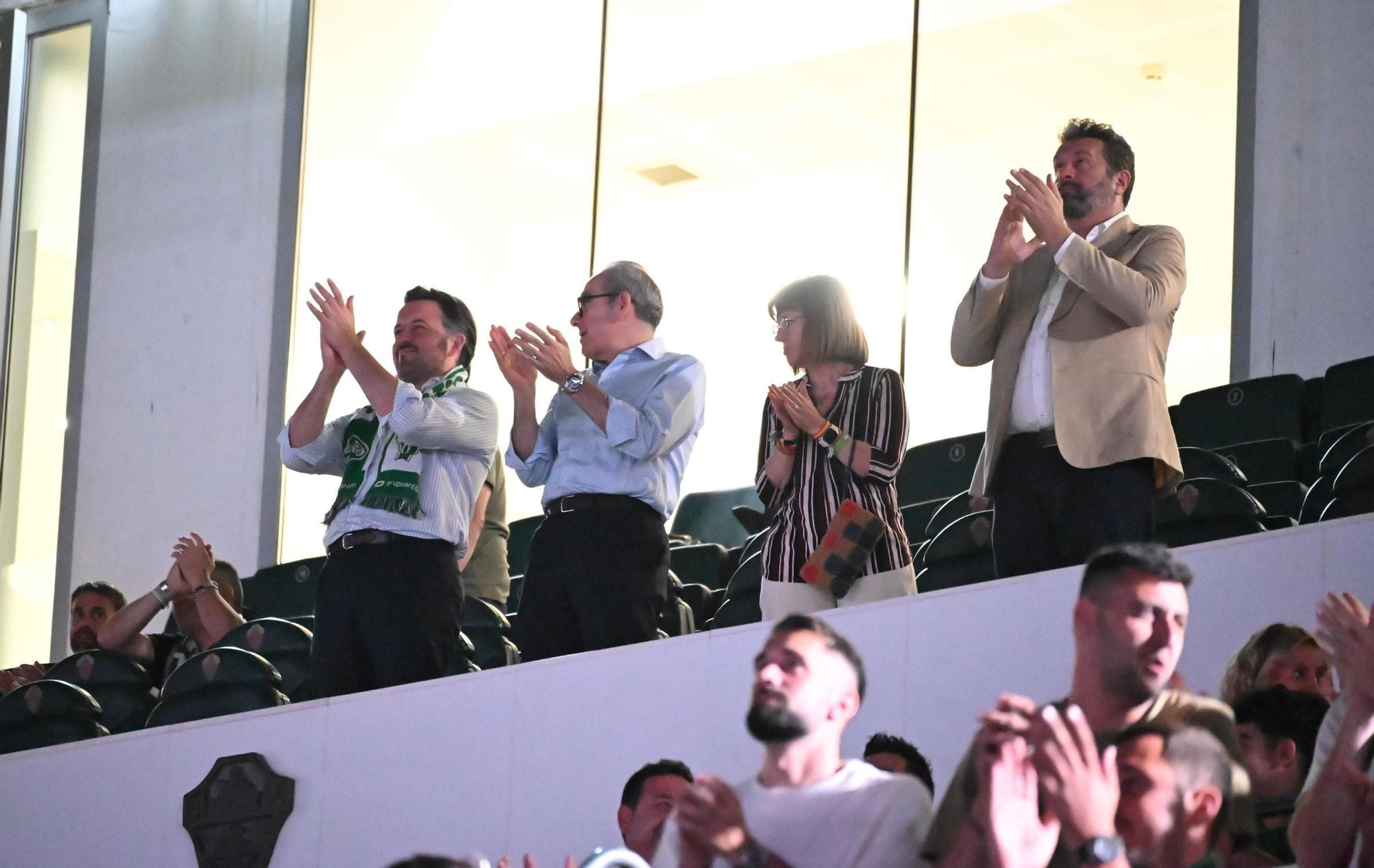 El Elche CF celebra el ascenso a Primera en el Martínez Valero
