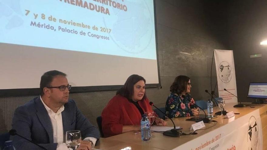 Extremadura trabaja en la nueva ley del suelo basada en la sostenibilidad y en la desplobación