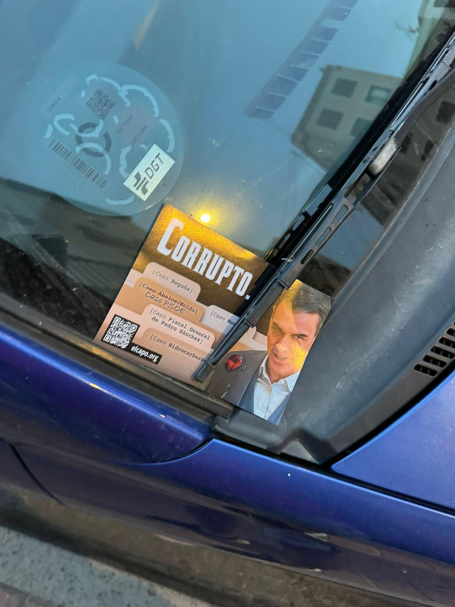 Galería de fotos: Castellón amanece plagada de pancartas en las que se señala a Pedro Sánchez como "corrupto"