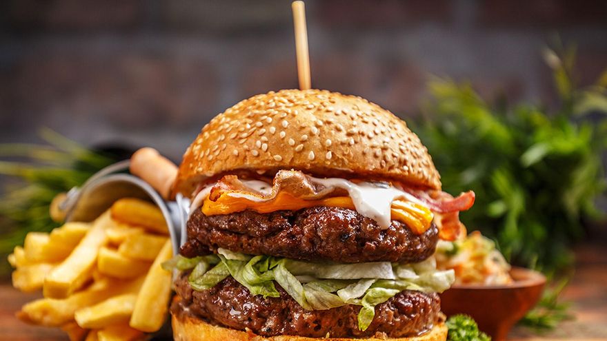 A popular hamburger restaurant in the Canary Islands, forced to change its name because it coincides with that of another