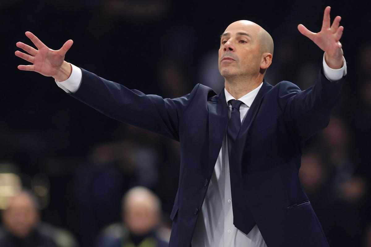 Joan Peñarroya, durante un partido de la Euroliga de baloncesto ante el Maccabi Tel Aviv.