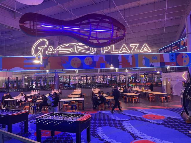 FOTOGALERÍA | Interior del Mega Ozone Bowling en Sevilla Este ya abierto