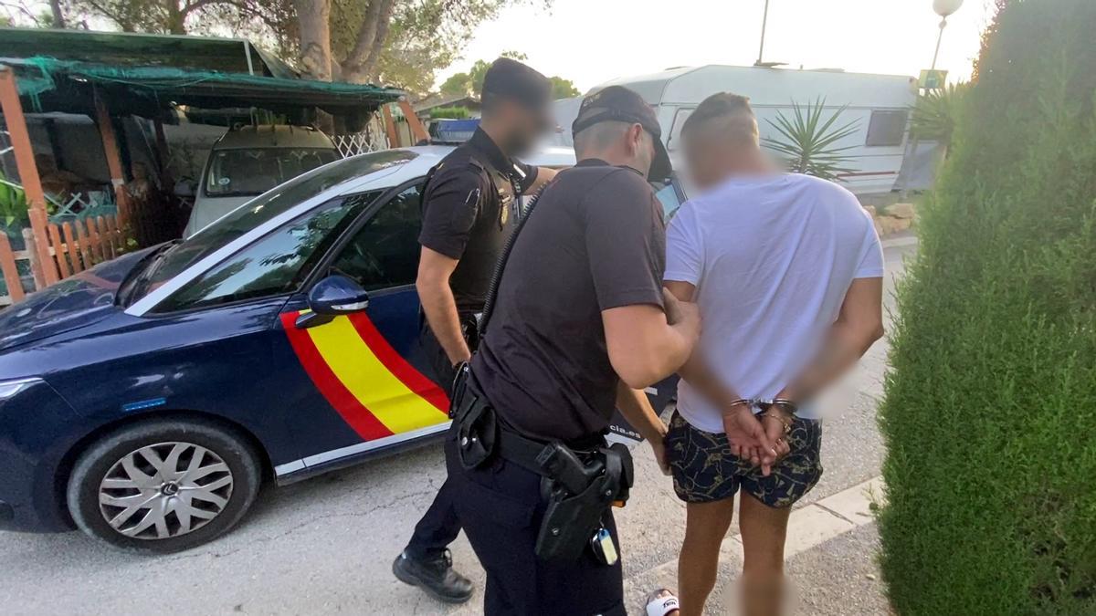 Una estafa del tocomocho en Benidorm acaba con dos detenidos