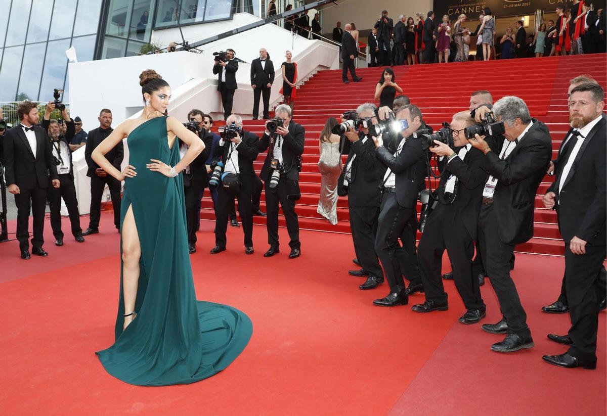 Deepika Padukone con su espectacular vestido verde el segundo día de Cannes