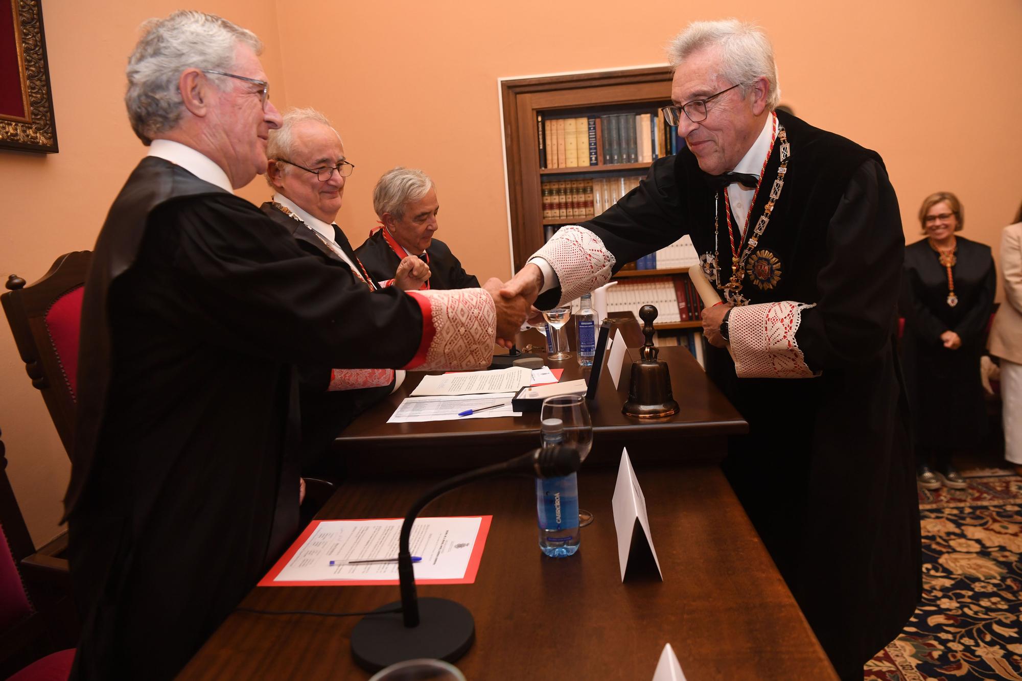 Miguel Ángel Cadenas ingresa en la Real Academia Gallega de Jurisprudencia