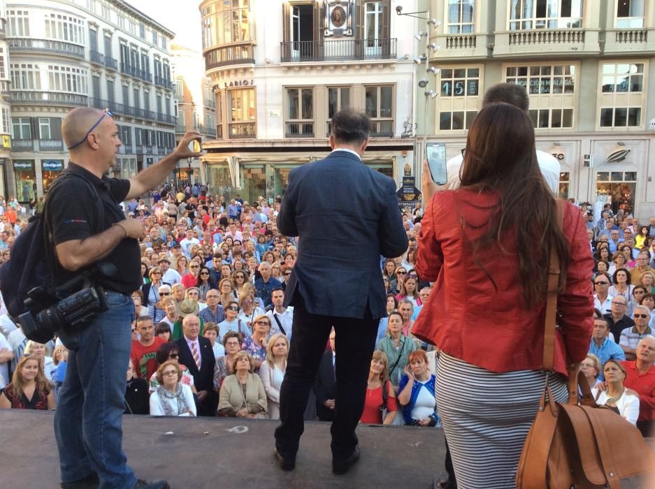 Manifestación en apoyo al proyecto de Banderas en el Astoria