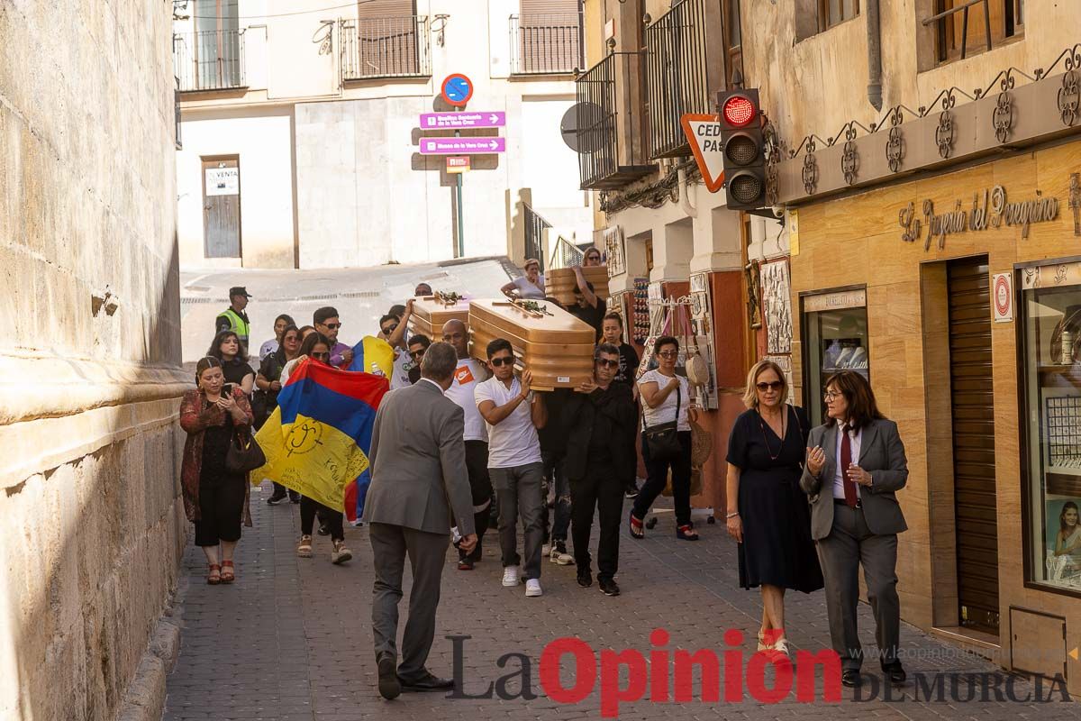 Imágenes del funeral en Caravaca de algunas de las víctimas del incendio en las discotecas de Murcia