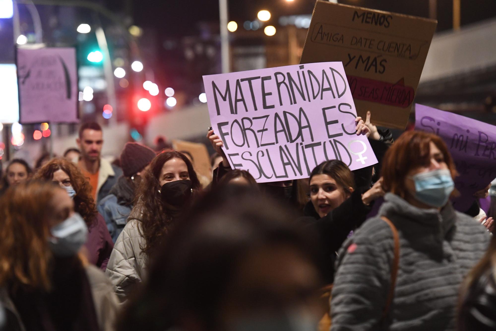 8M en A Coruña | Una marea violeta para reivindicar la igualdad