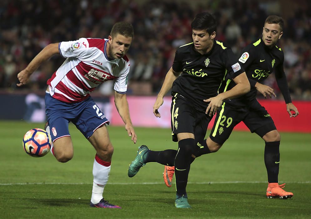 El partido entre el Granada y el Sporting, en imágenes