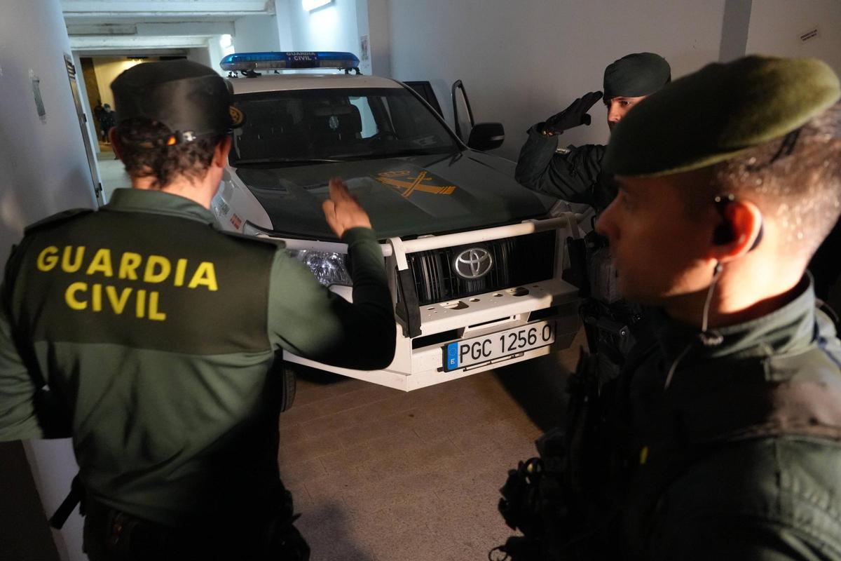 Fotogalería | El despliegue de la UCO en Hornachos, en imágenes