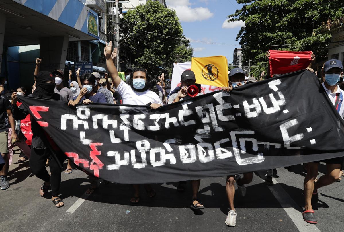 Els birmans continuen la seva resistència 100 dies després del cop militar