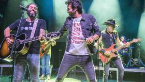 Concierto de Jarabe de Palo de tributo y homenaje a Pau Donés en la sala Luz de Gas