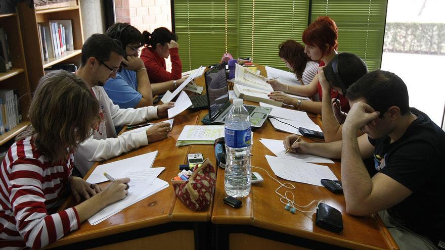 La Junta de Andalucía ha puesto en marcha este curso un sistema de bonificaciones para premiar el trabajo de los alumnos que lo aprueben todo.