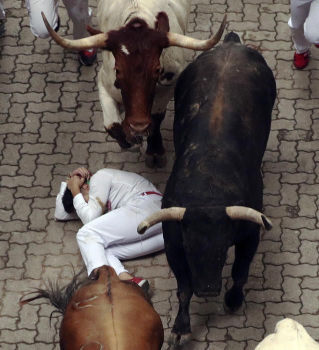 Los toros de Fuente Ymbro cumplen protagonizan un encierro rápido y limpio