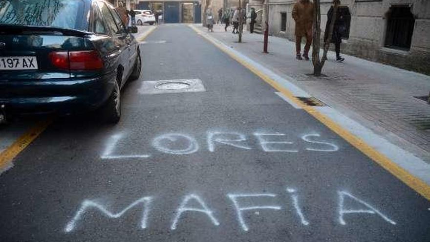 Pintadas en la calle García Camba. // Rafa Vázquez