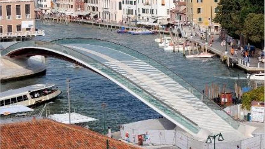 El "Puente de la Constitución" construido por Santiago Calatrava en Venecia.