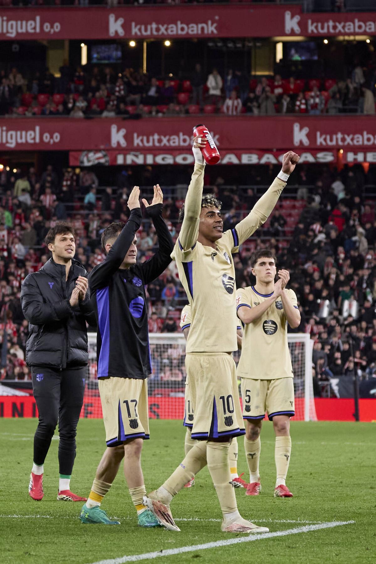 Lamine Yamal festeja un triunfo de oro